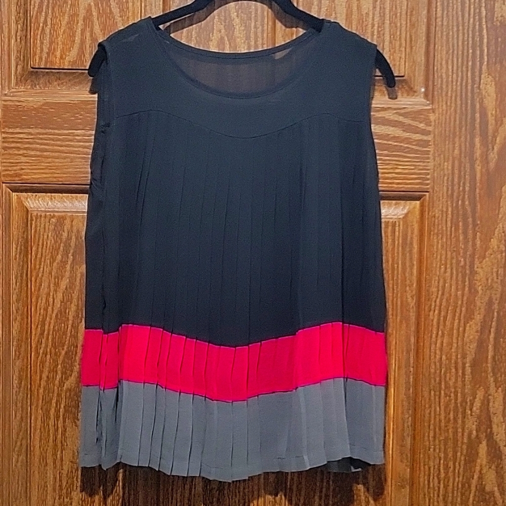 Design History Sheer Black Pink and Gray Pleated Tanktop. Size XSmall